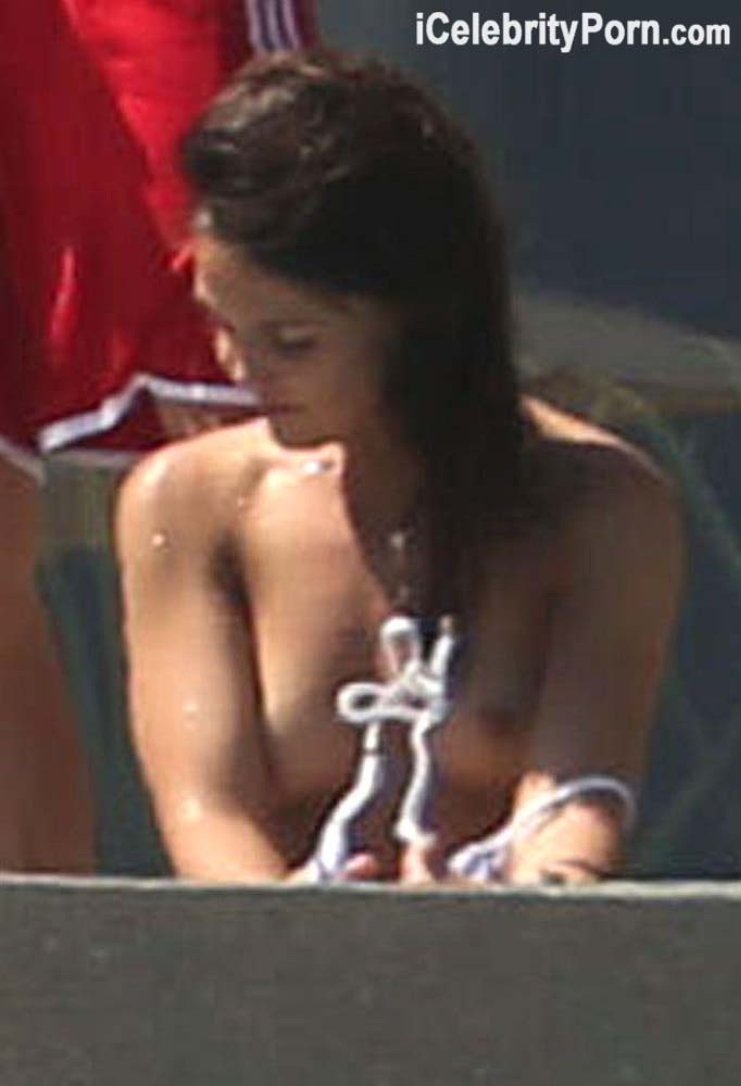 Danielle Campbell xxx Famosa de Disney Desnuda -disne-porno-fotos-famosas-filtradas-prohibidas-follando-bikini-playa-celebrityporn (4)