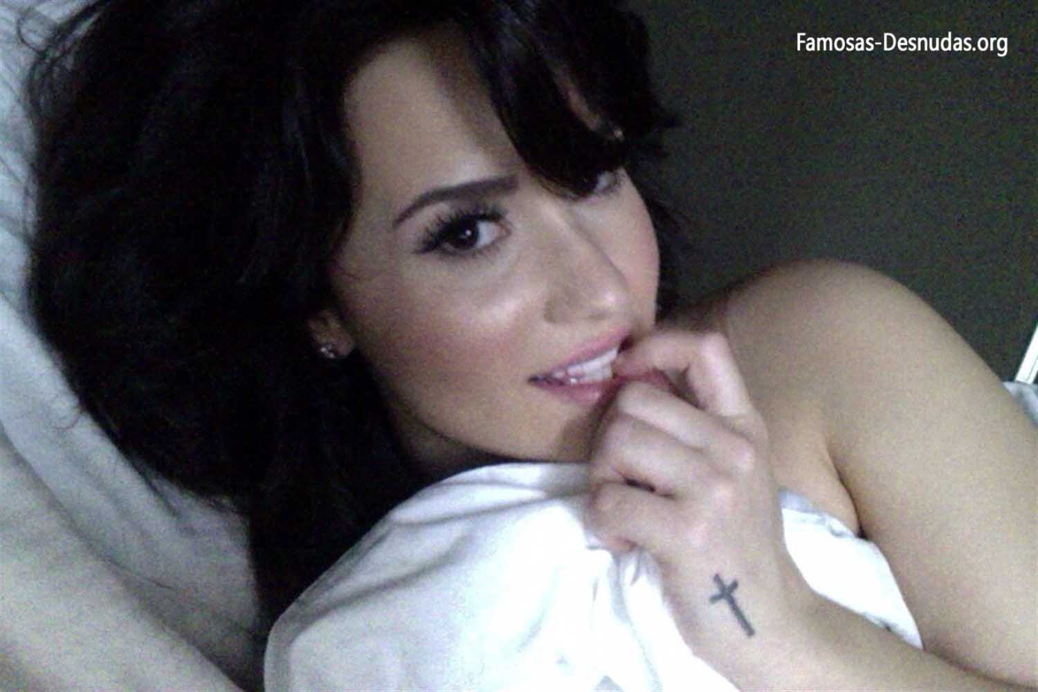 Demi Lovato xxx Fotos Hackeadas de su Movil -famosas-desnudas-celebrity-porn-descuidos-cantantes-top-imagenes-celebridades-sin-ropa (9)