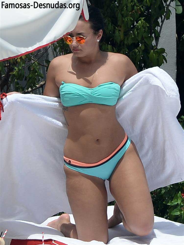 xxx Demi Lovato en tanga - Trasero de Demi Lovato -famosas-desnudas-celebrity-porn-descuidos-cantantes-culos-famosos (9)