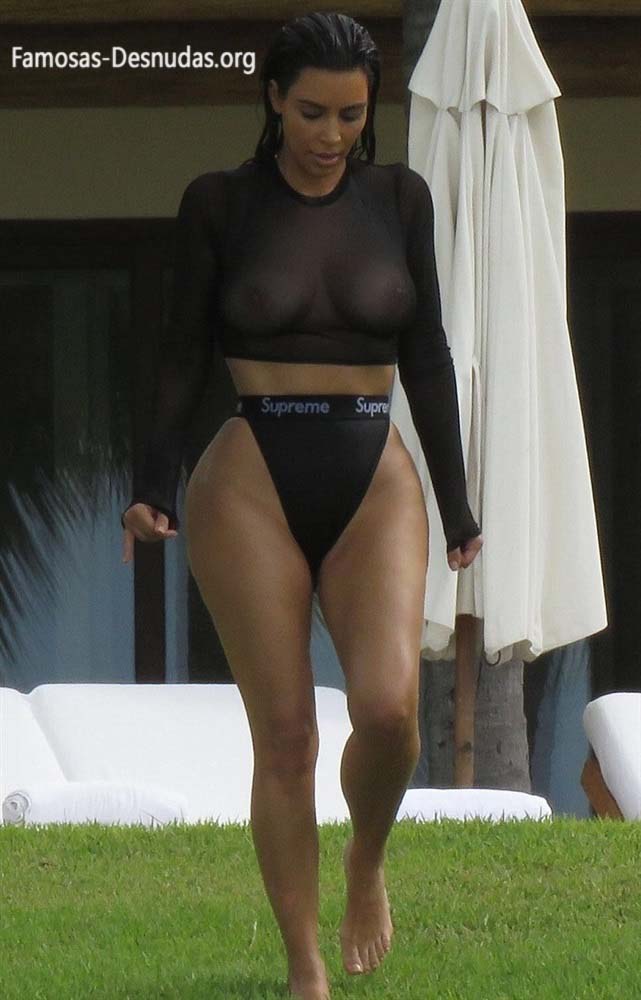 tetas-de-kim-kardashian-fotos-de-famosas-desnudas-xxx-filtradas-2