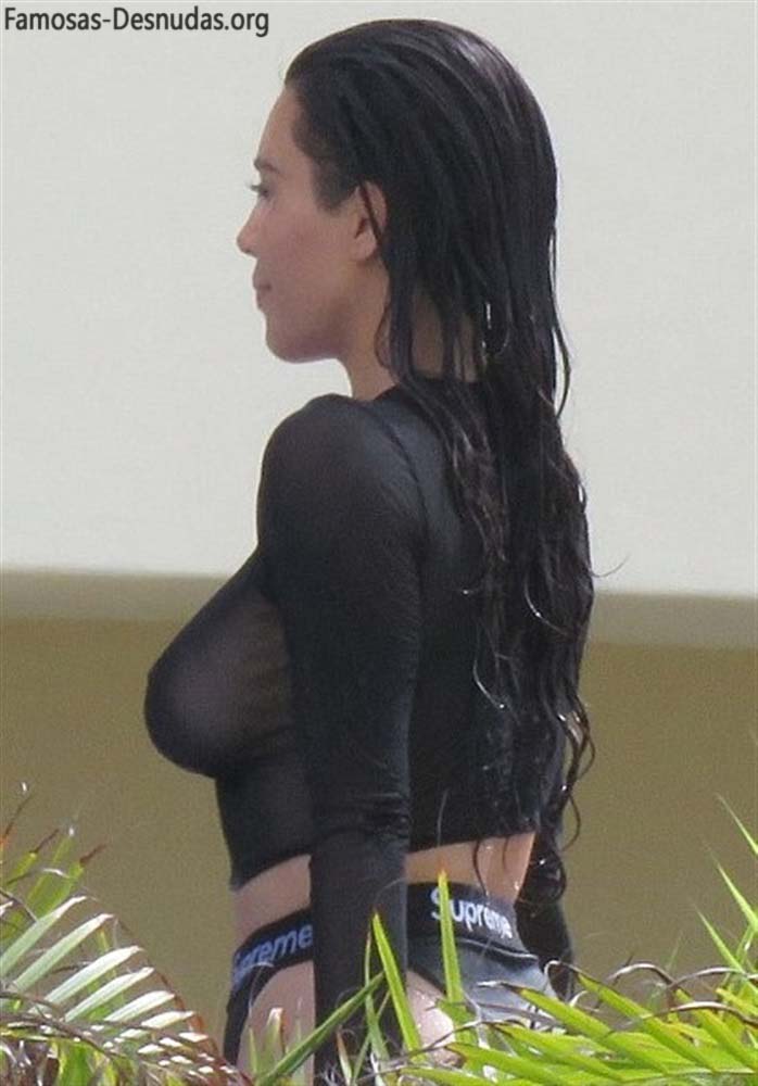 tetas-de-kim-kardashian-fotos-de-famosas-desnudas-xxx-filtradas-6